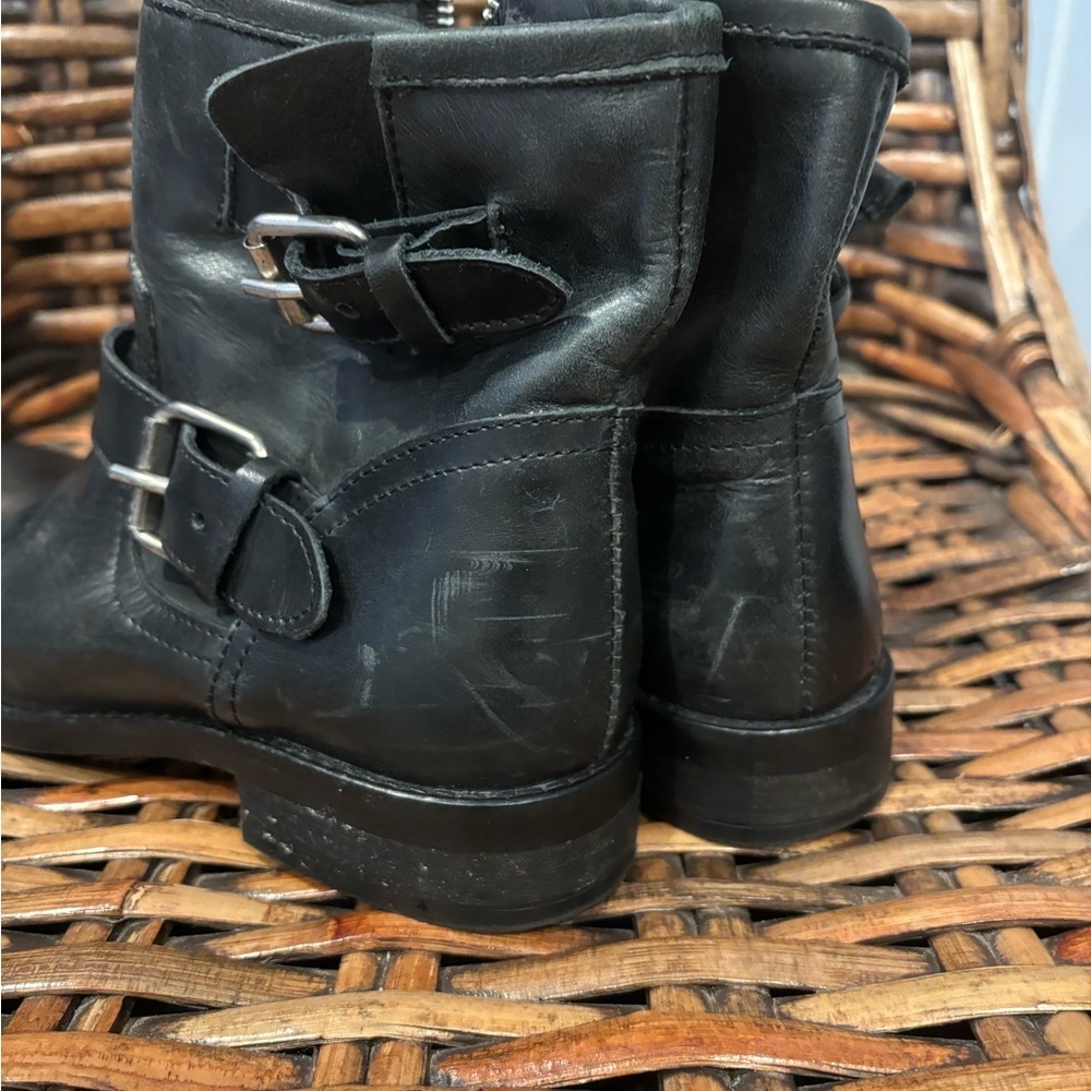 Steve Madden Women's Cain Buckle Booties Black Leather in size 7 - Picture 15 of 15